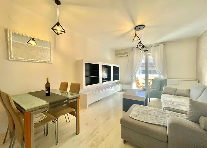 Family One Bedroom Apartment With Garden View